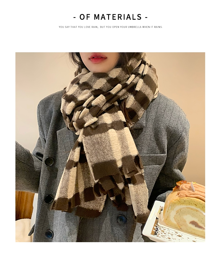 Wholesale of cross-border scarves in stock, e-commerce live streaming supply chain, new classic perforated scarves pic 2