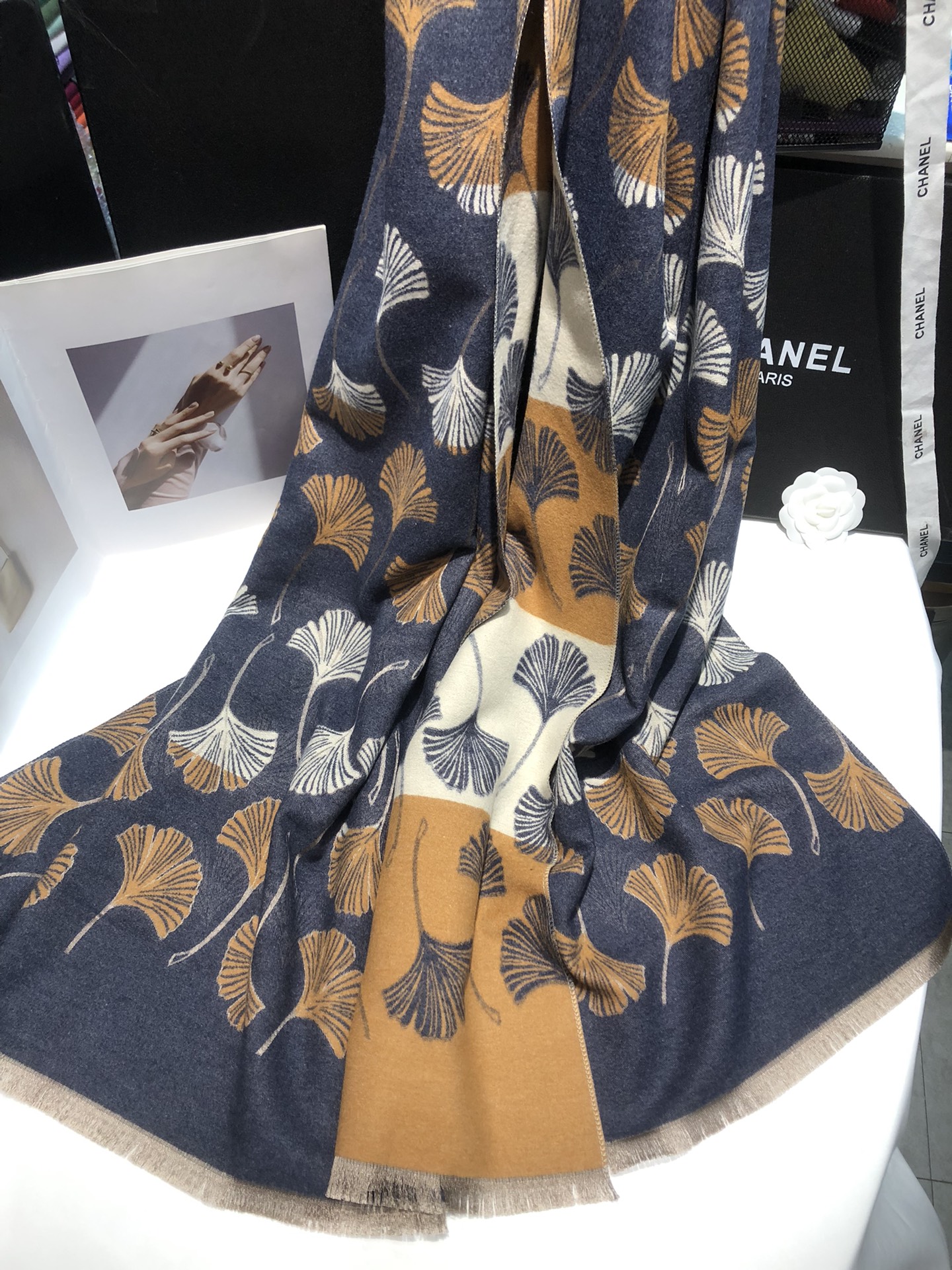 Cross-border scarf wholesale e-commerce live streaming supply chain supply 78 high-speed jacquard series, Ginkgo flower scarves in stock pic 6