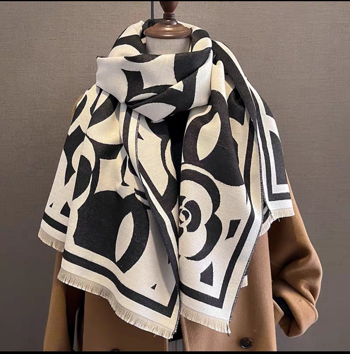 Crossover wholesale bufandas e-commerce suministro 27 alta velocidad jacquard colección doble patchwork bufandas camellia nuevo en stock pic 9