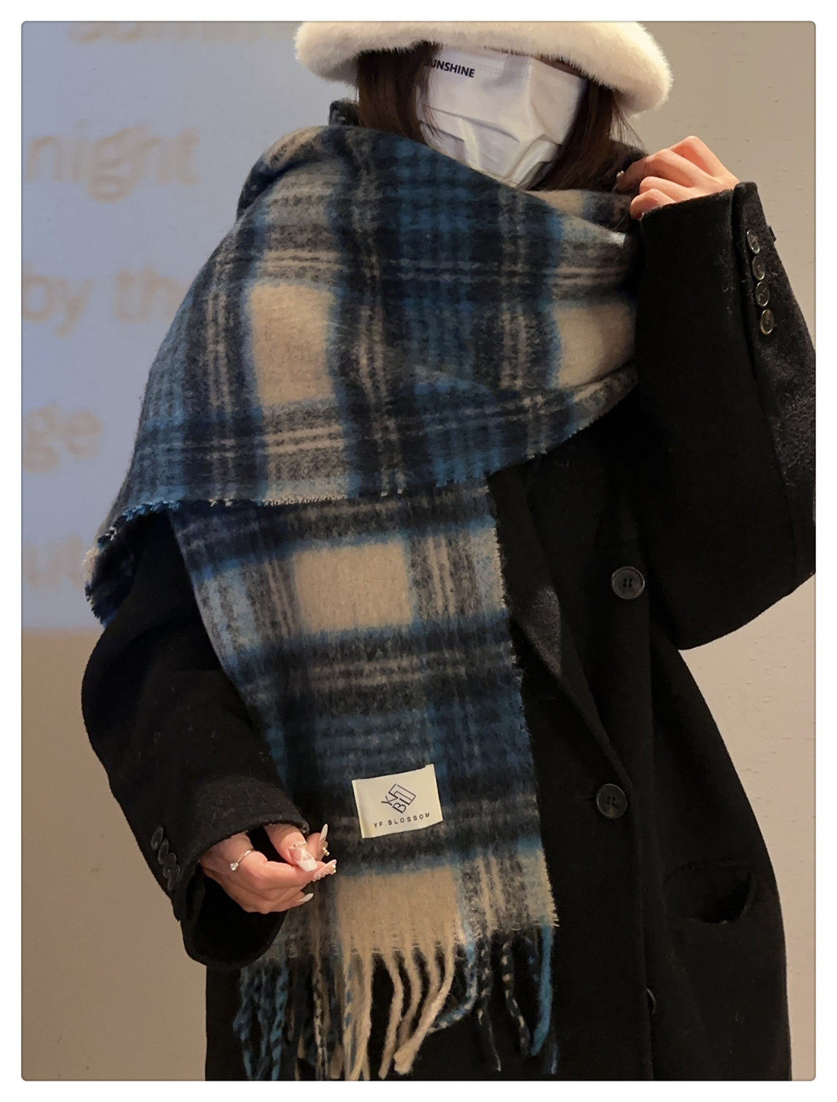 The 2024 new Maillard high-end checkered scarf for women, a Korean-style shawl for both winter and spring and autumn, is thick and warm pic 24