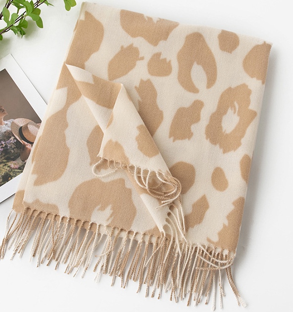 Wholesale e-commerce live-streaming supply chain of new cross-border scarves with imitation cashmere prints, cow and leopard patterns pic 4