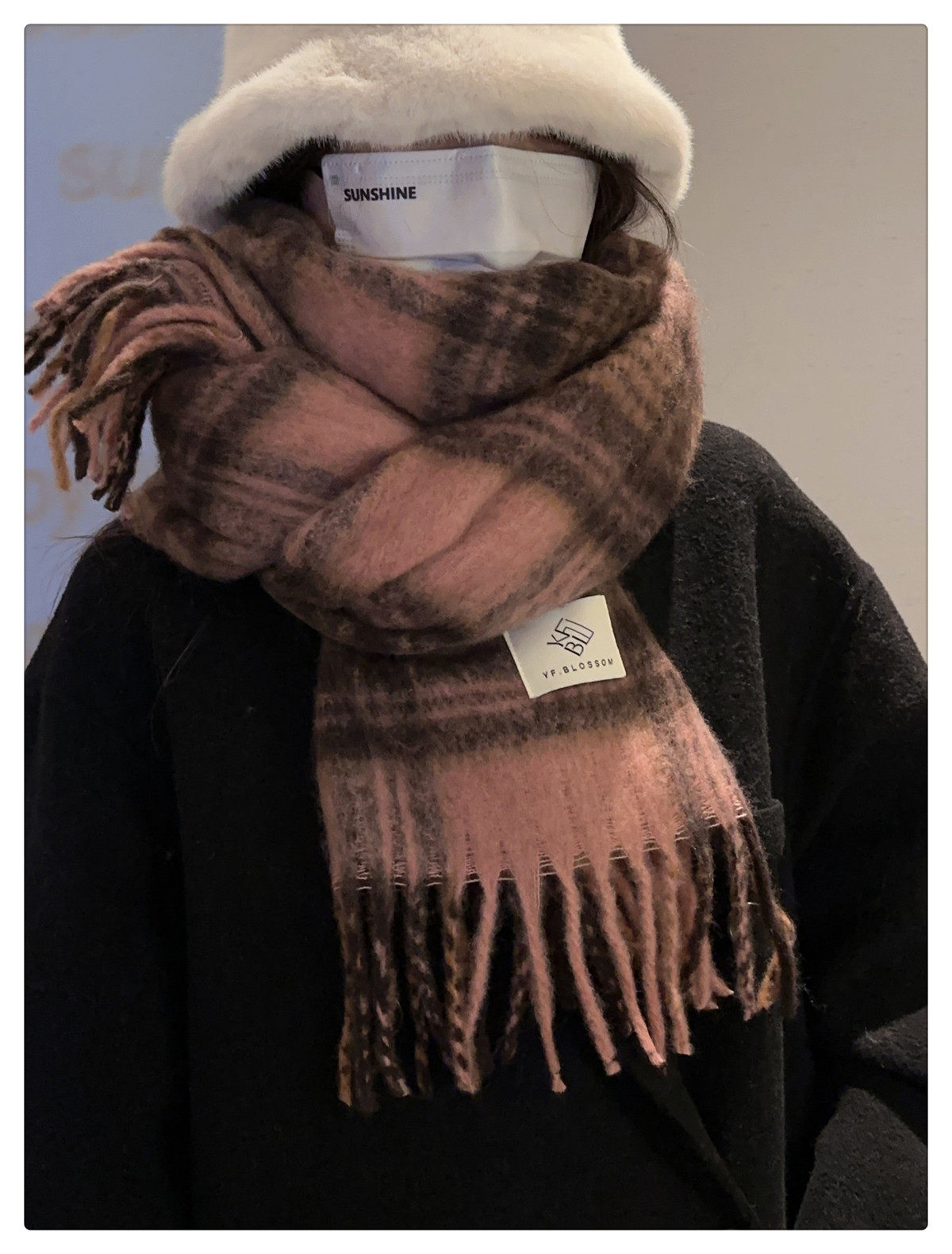 The 2024 new Maillard high-end checkered scarf for women, a Korean-style shawl for both winter and spring and autumn, is thick and warm pic 18