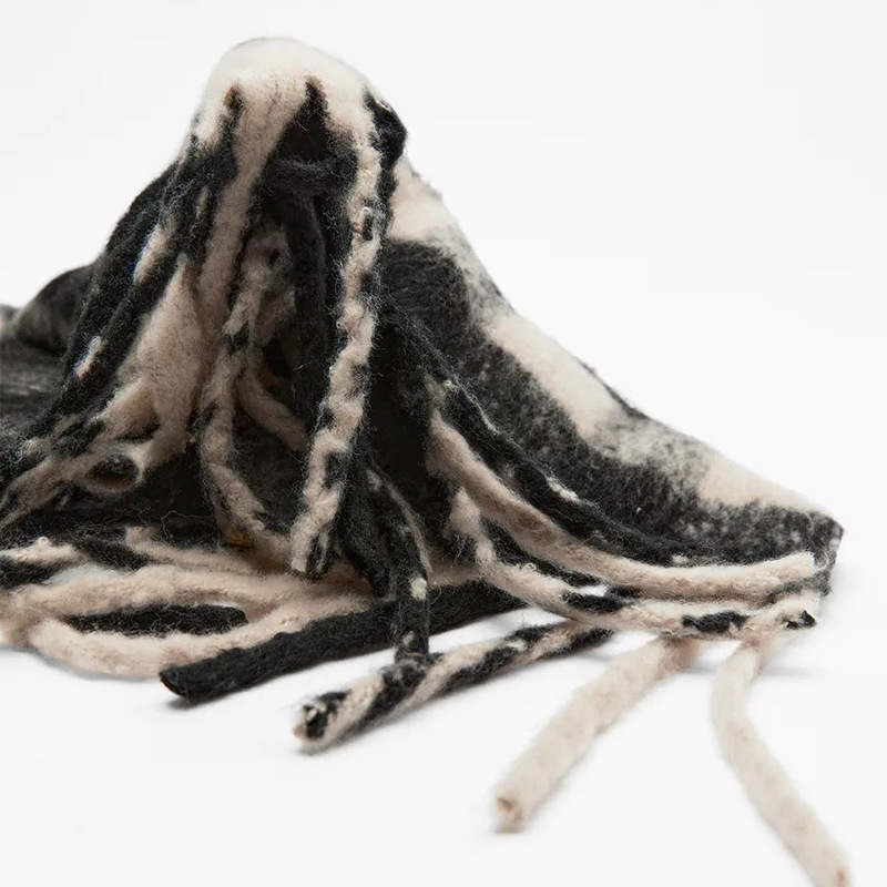 Cross-border scarf wholesale e-commerce live-streaming supply chain supply of black and white checkered thick beard scarves with bristled fur pic 4