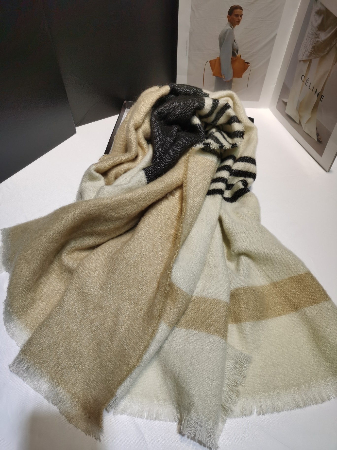 Cross-border scarf wholesale e-commerce live-streaming supply chain supply of new horizontal striped long scarves pic 9