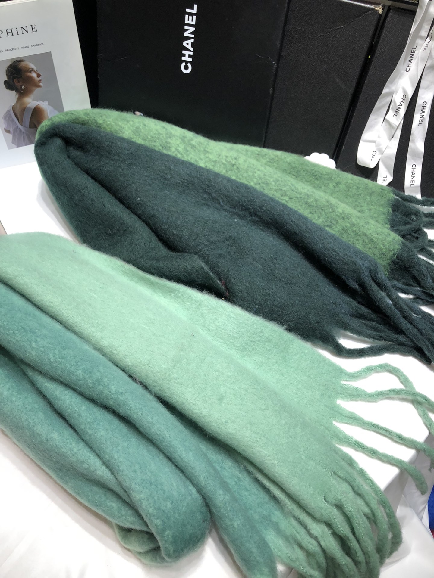 Wholesale cross-border scarves in stock, e-commerce live streaming supply chain, 68 thick beard series, half color-blocked scarves pic 11