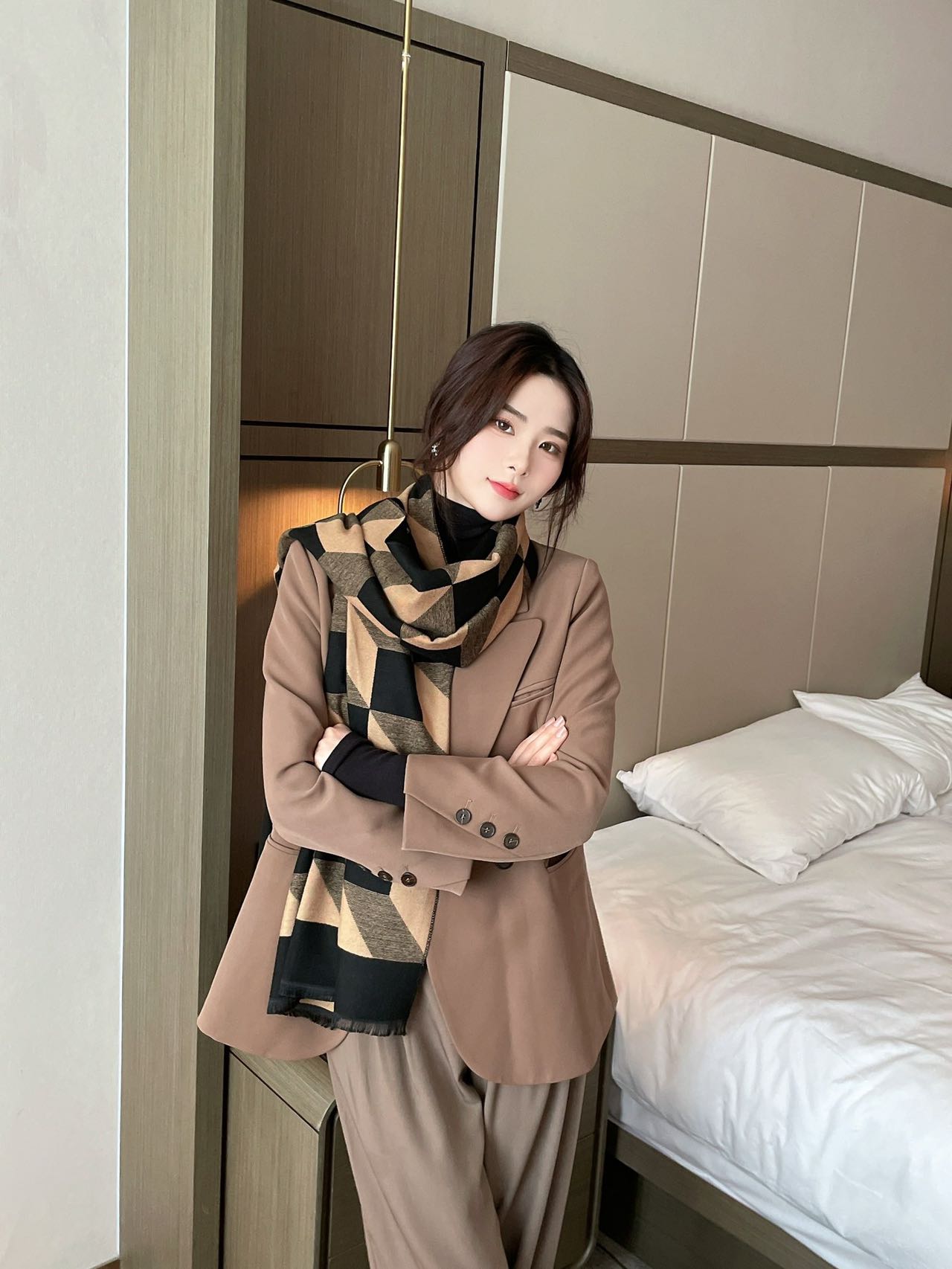 Cross-border scarf wholesale e-commerce supply 37 Fashion Jacquard series three-dimensional checkered scarves pic 4