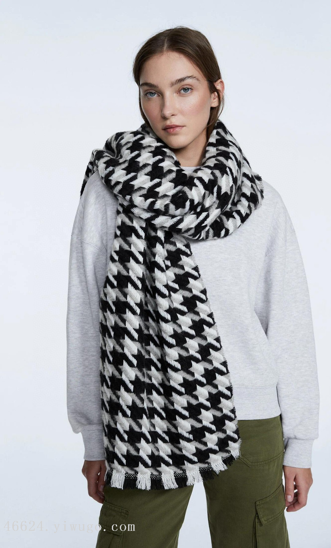 New in-stock cross-border scarves wholesale, e-commerce live streaming supply chain, European and American thousand bird pattern scarves, air conditioner shawls pic 3
