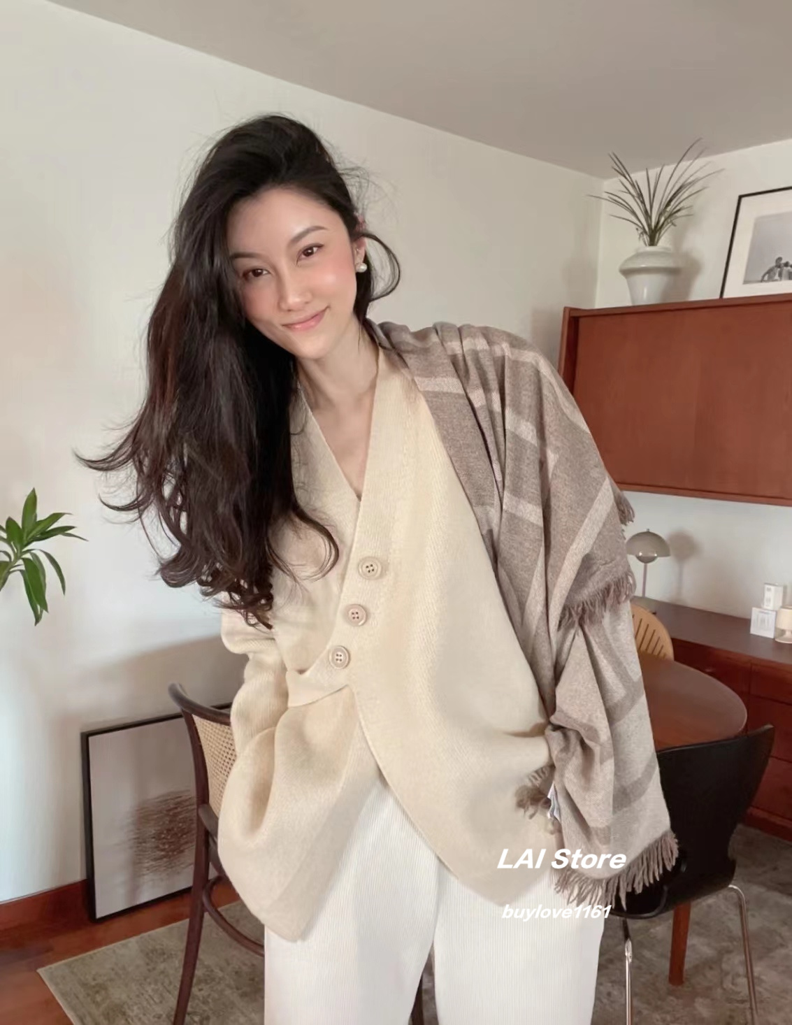 Cross-border scarf wholesale e-commerce live-streaming supply chain supply of the same style square scarves and shawls as TOT pic 1