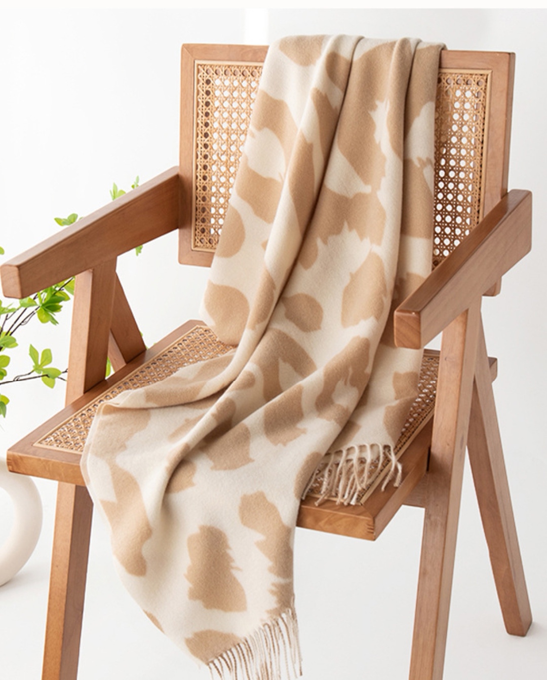Wholesale e-commerce live-streaming supply chain of new cross-border scarves with imitation cashmere prints, cow and leopard patterns pic 6
