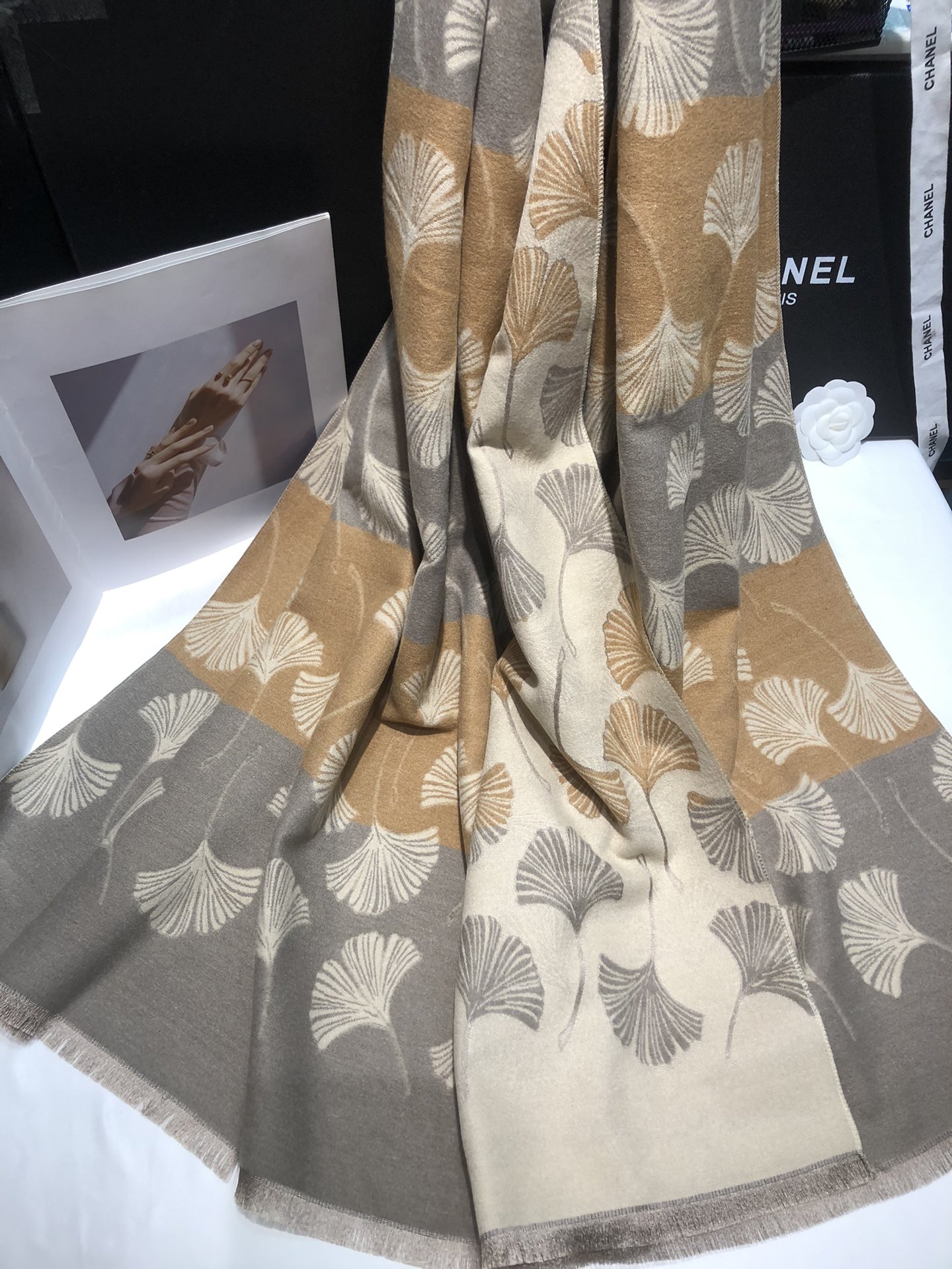 Cross-border scarf wholesale e-commerce live streaming supply chain supply 78 high-speed jacquard series, Ginkgo flower scarves in stock pic 9