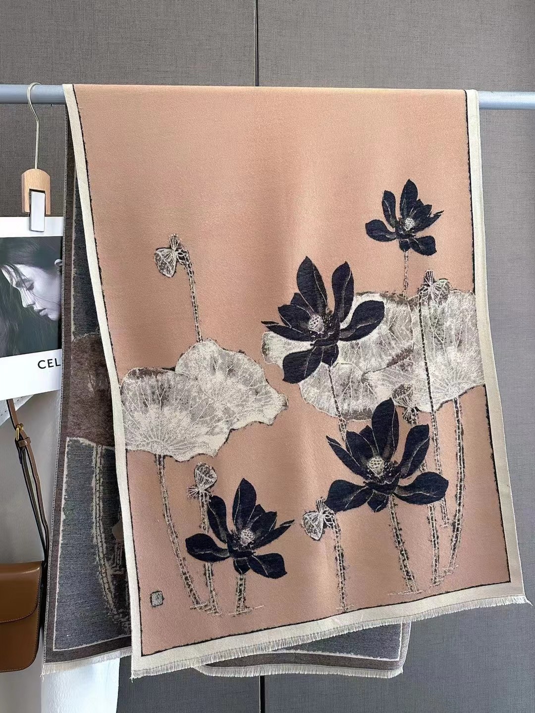 Cross-border scarf wholesale e-commerce live streaming supply chain 27 premium high-speed jacquard series lotus flower in stock pic 3
