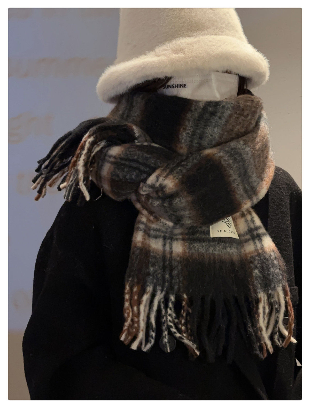 The 2024 new Maillard high-end checkered scarf for women, a Korean-style shawl for both winter and spring and autumn, is thick and warm pic 36
