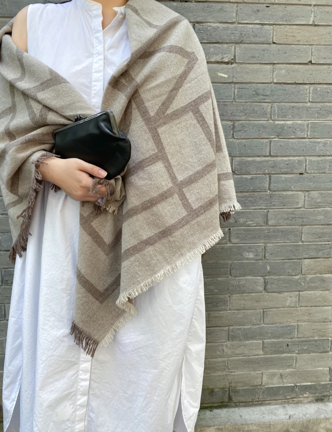 Cross-border scarf wholesale e-commerce live-streaming supply chain supply of the same style square scarves and shawls as TOT pic 5