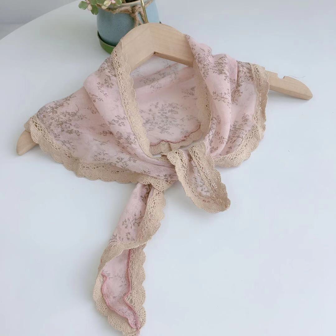 The export Japanese and Korean style triangular scarves are very elegant and fresh. The lace is all made of cotton and linen pic 7