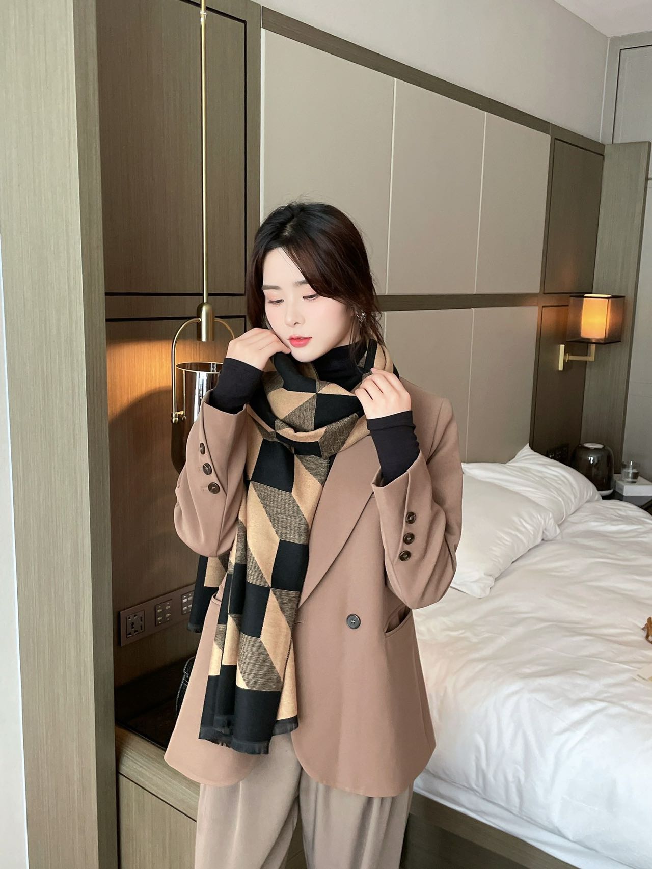 Cross-border scarf wholesale e-commerce supply 37 Fashion Jacquard series three-dimensional checkered scarves pic 3