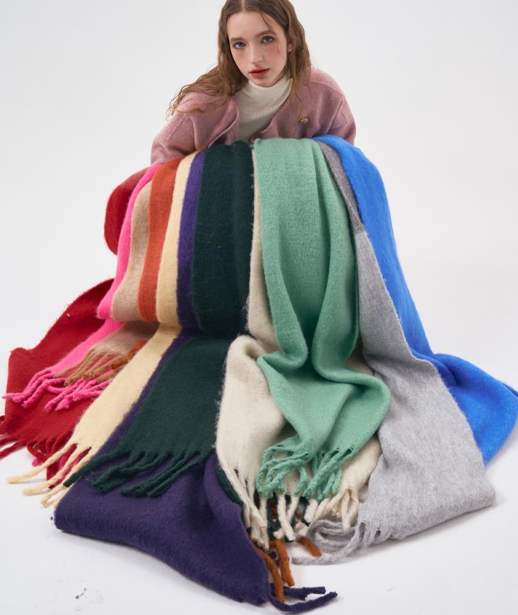 Wholesale cross-border scarves in stock, e-commerce live streaming supply chain, 68 thick beard series, half color-blocked scarves pic 3