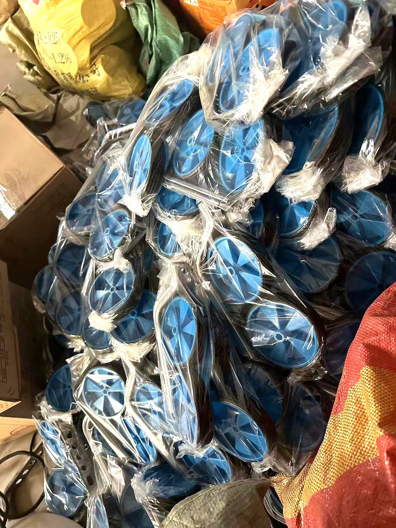自行车辅助轮儿童自行车支架辅轮闪光轮自行车配件辅助轮可调支架详情13
