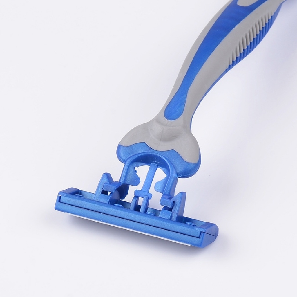 Disposable razors, portable travel razors, hotel cleaning supplies, multi-blade razors pic 2