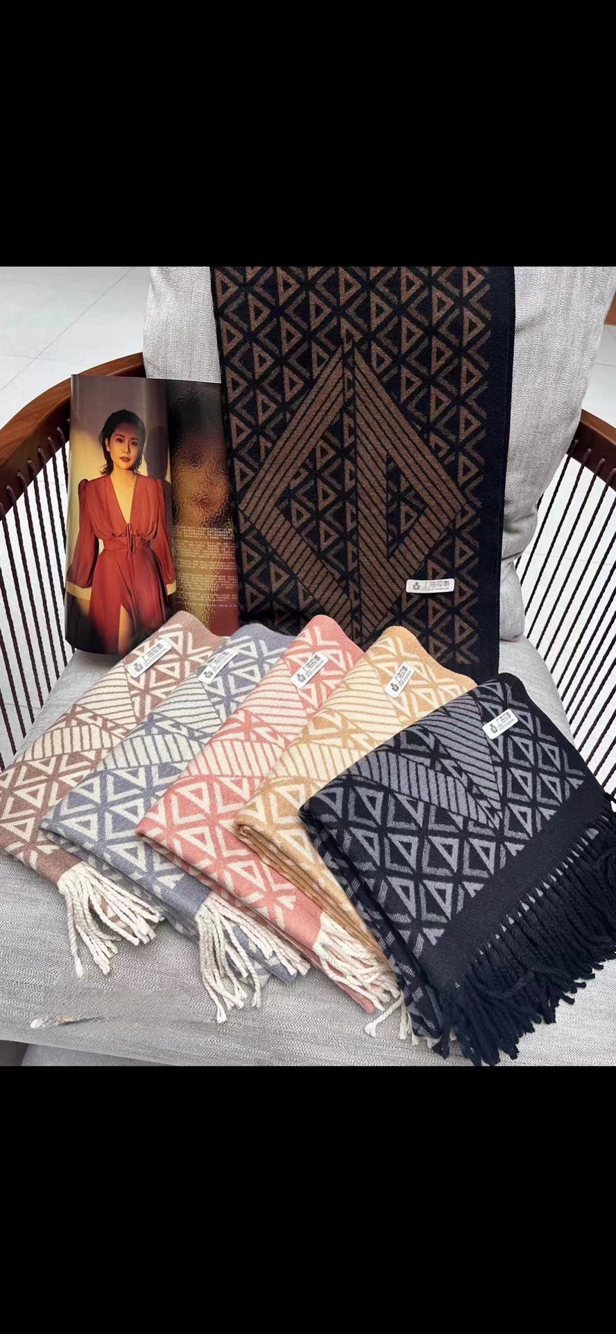 New in-stock cross-border scarves wholesale e-commerce live streaming supply chain core-spun yarn jacquard flying bird pic 8