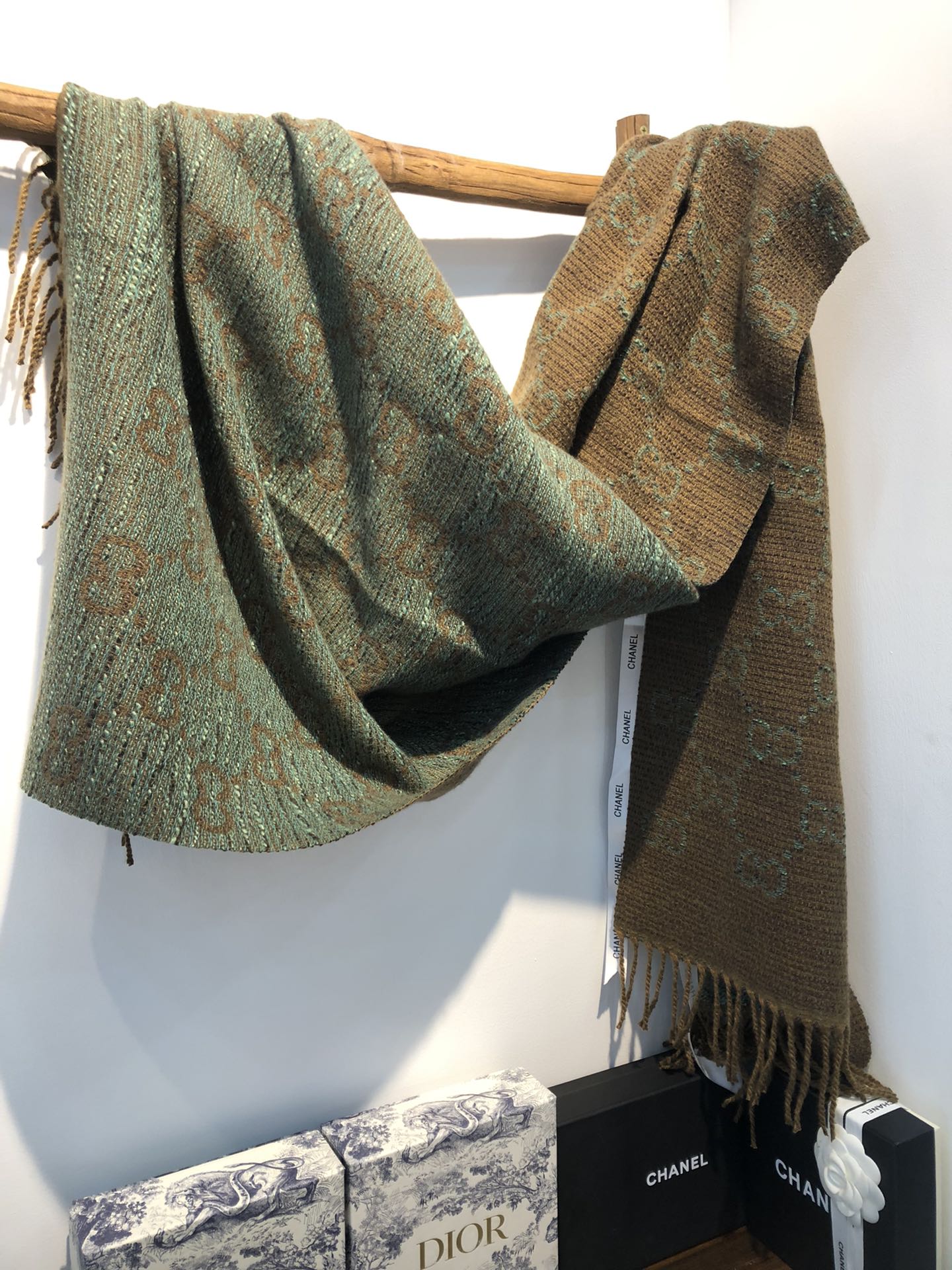 New in-stock cross-border scarves wholesale e-commerce live streaming, elegant little Chanel style double CC Little Chanel pic 3