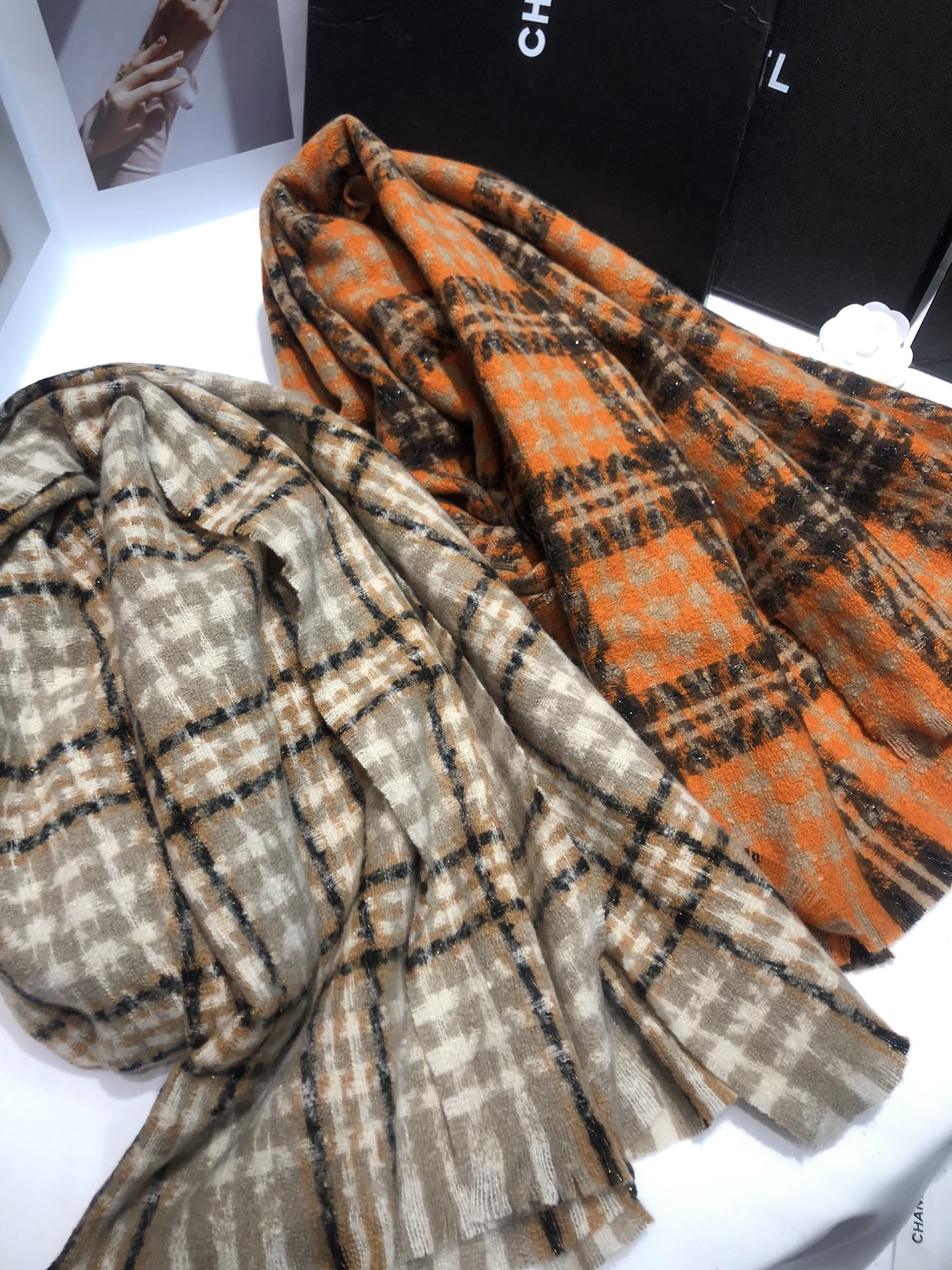 Wholesale of cross-border scarves in stock, e-commerce live streaming, supply chain, Xiaoxiangfeng barley ear checkered scarves pic 7