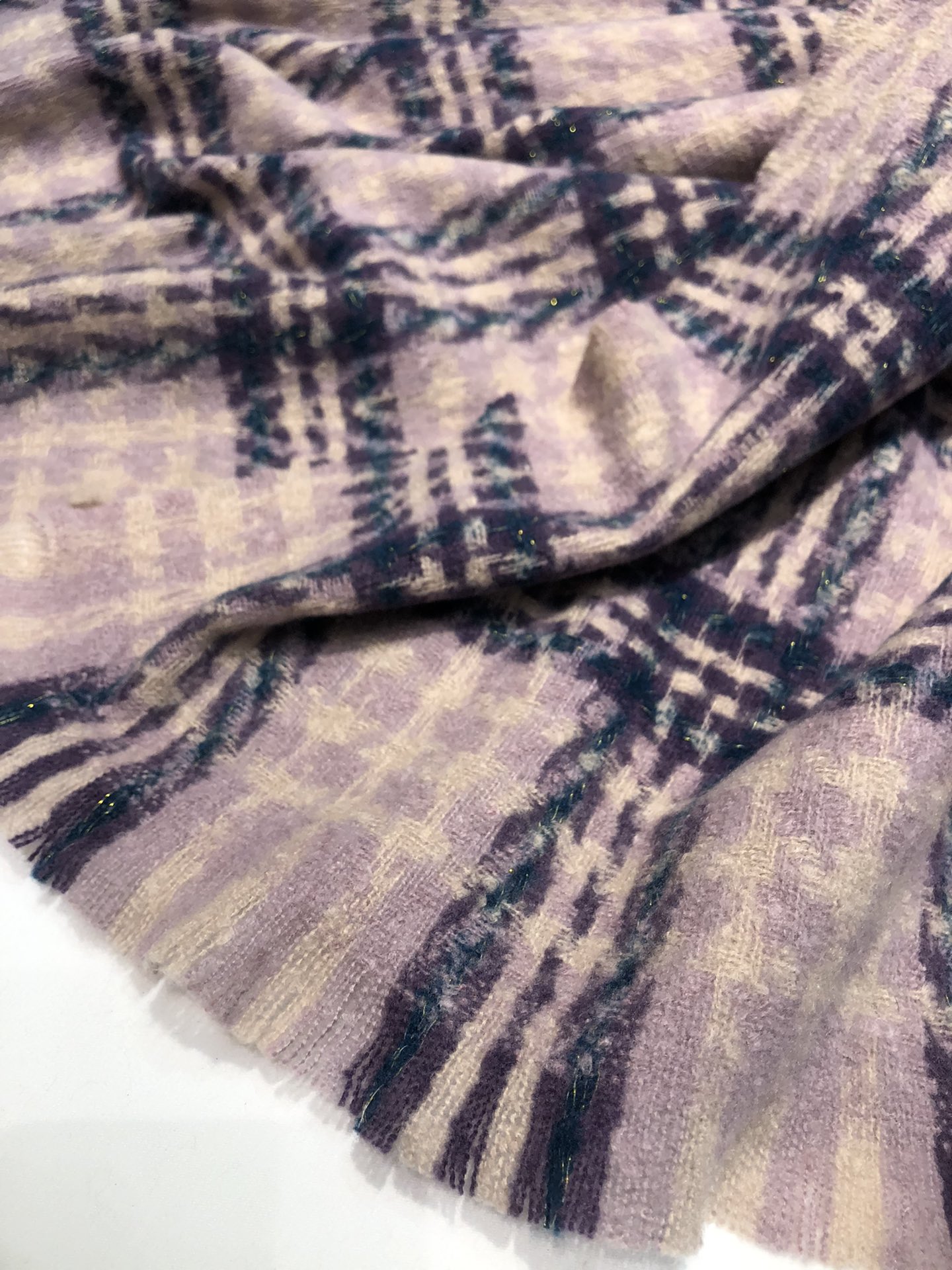 Wholesale of cross-border scarves in stock, e-commerce live streaming, supply chain, Xiaoxiangfeng barley ear checkered scarves pic 4