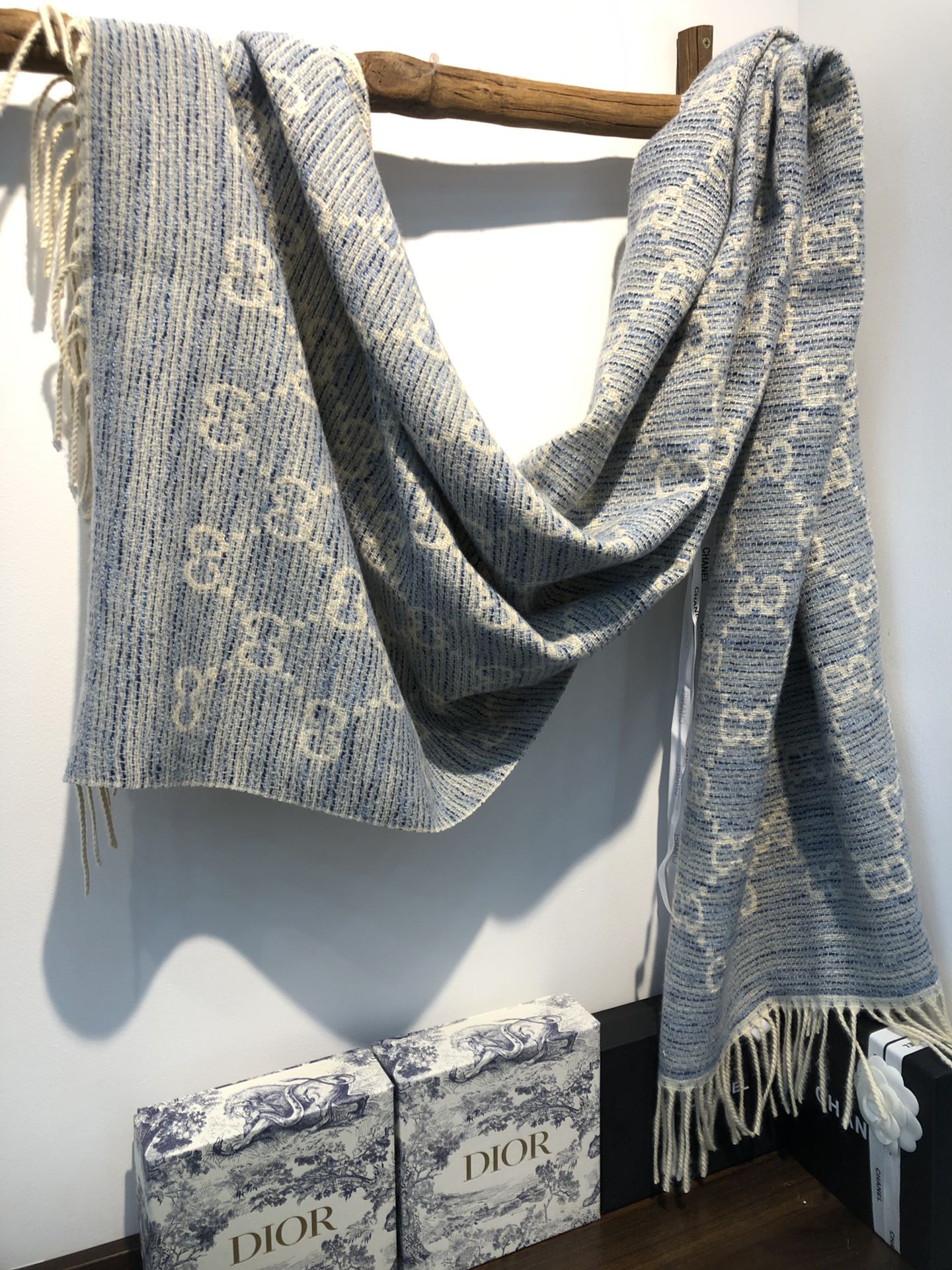New in-stock cross-border scarves wholesale e-commerce live streaming, elegant little Chanel style double CC Little Chanel pic 4