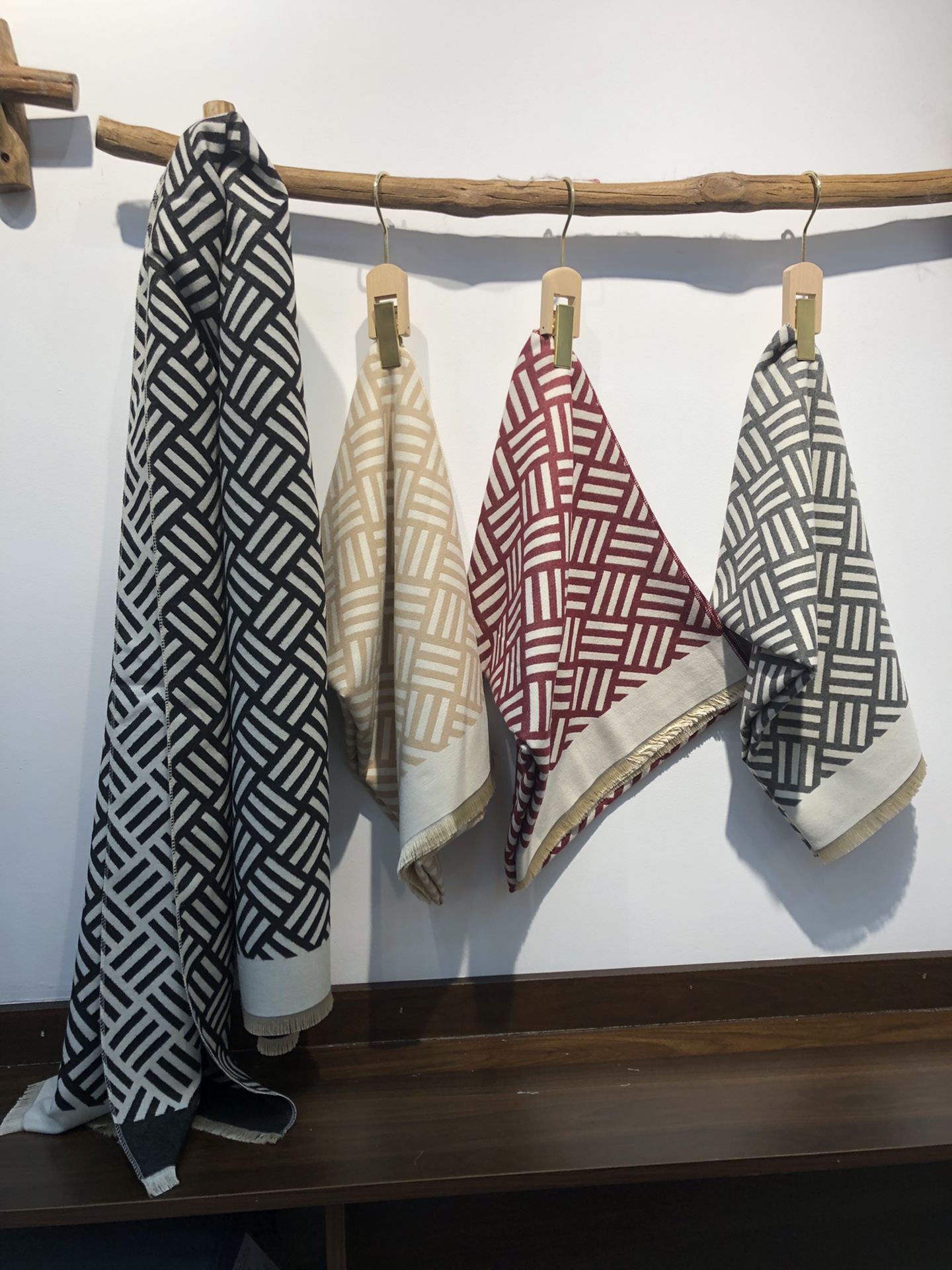 New in-stock cross-border scarves wholesale, e-commerce live streaming supply, high-speed jacquard jacquard pic 3