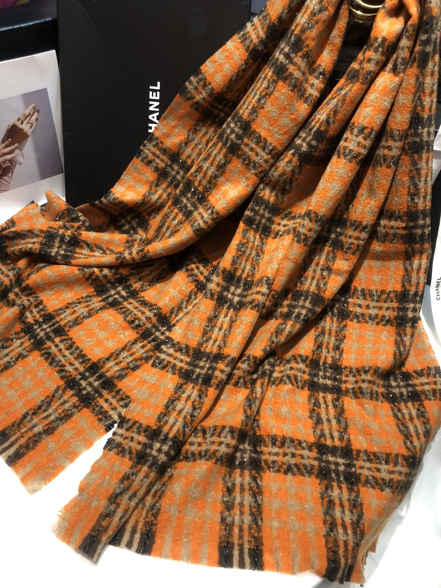 Wholesale of cross-border scarves in stock, e-commerce live streaming, supply chain, Xiaoxiangfeng barley ear checkered scarves pic 6