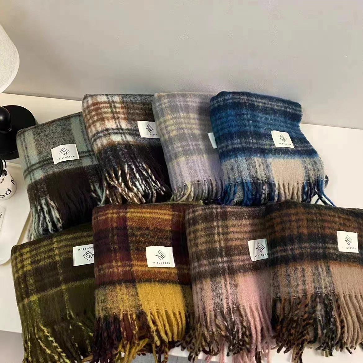 New in-stock cross-border scarves wholesale, e-commerce live streaming supply chain, British Merag pic 5