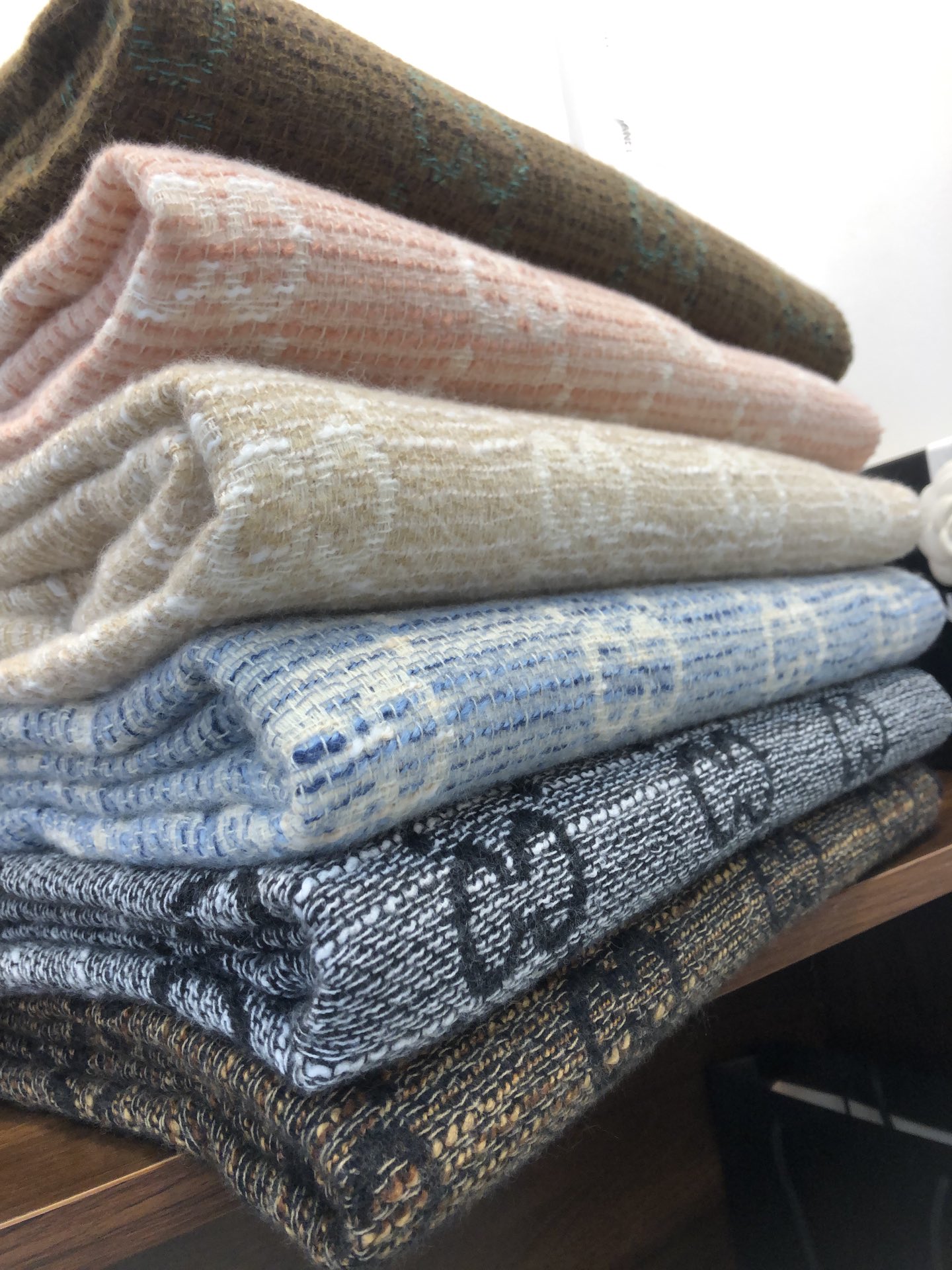 New in-stock cross-border scarves wholesale e-commerce live streaming, elegant little Chanel style double CC Little Chanel pic 6