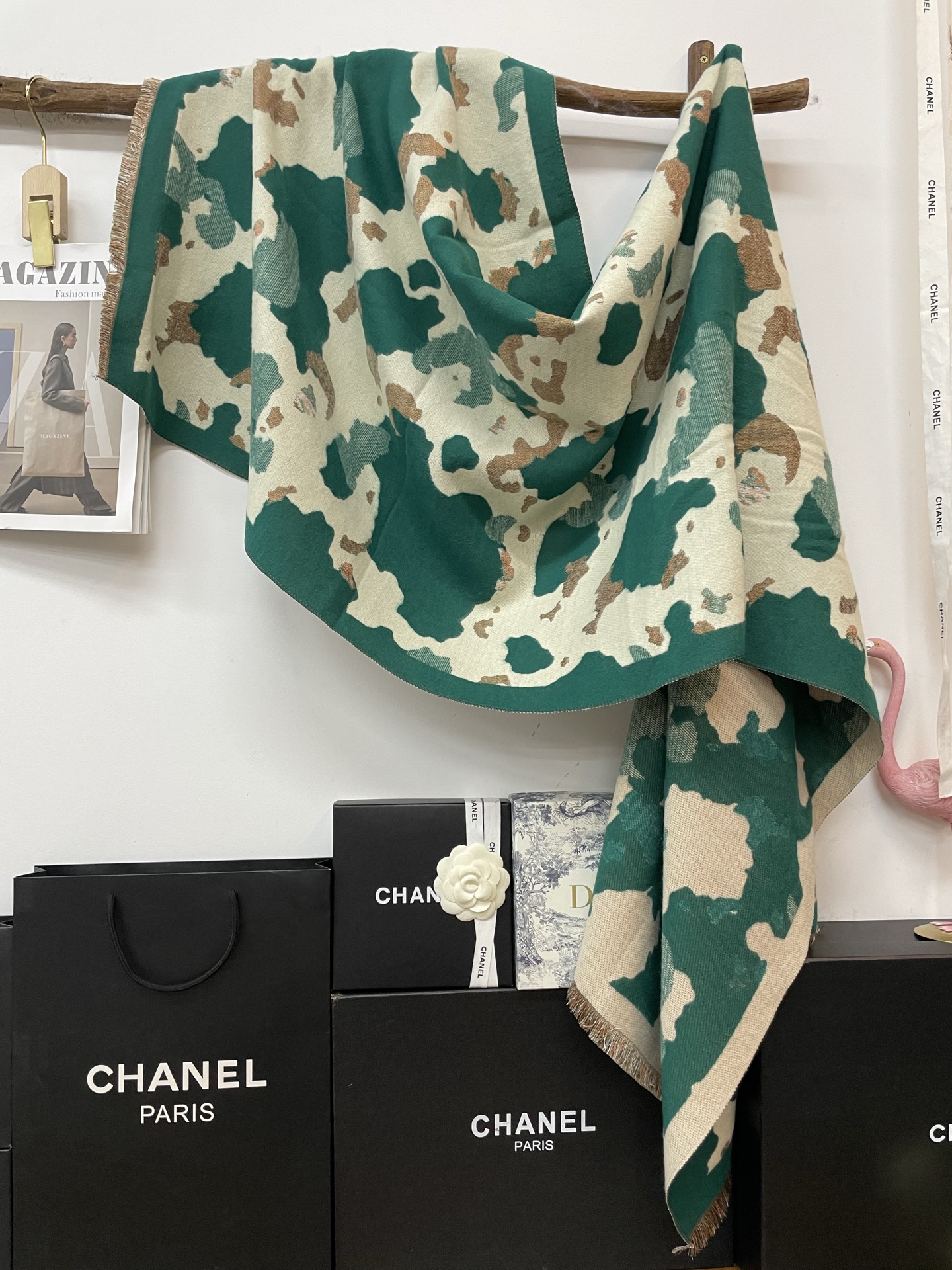 Wholesale of new cross-border export scarves with high-speed jacquard cow pattern, versatile for autumn and winter, available through e-commerce live streaming pic 2
