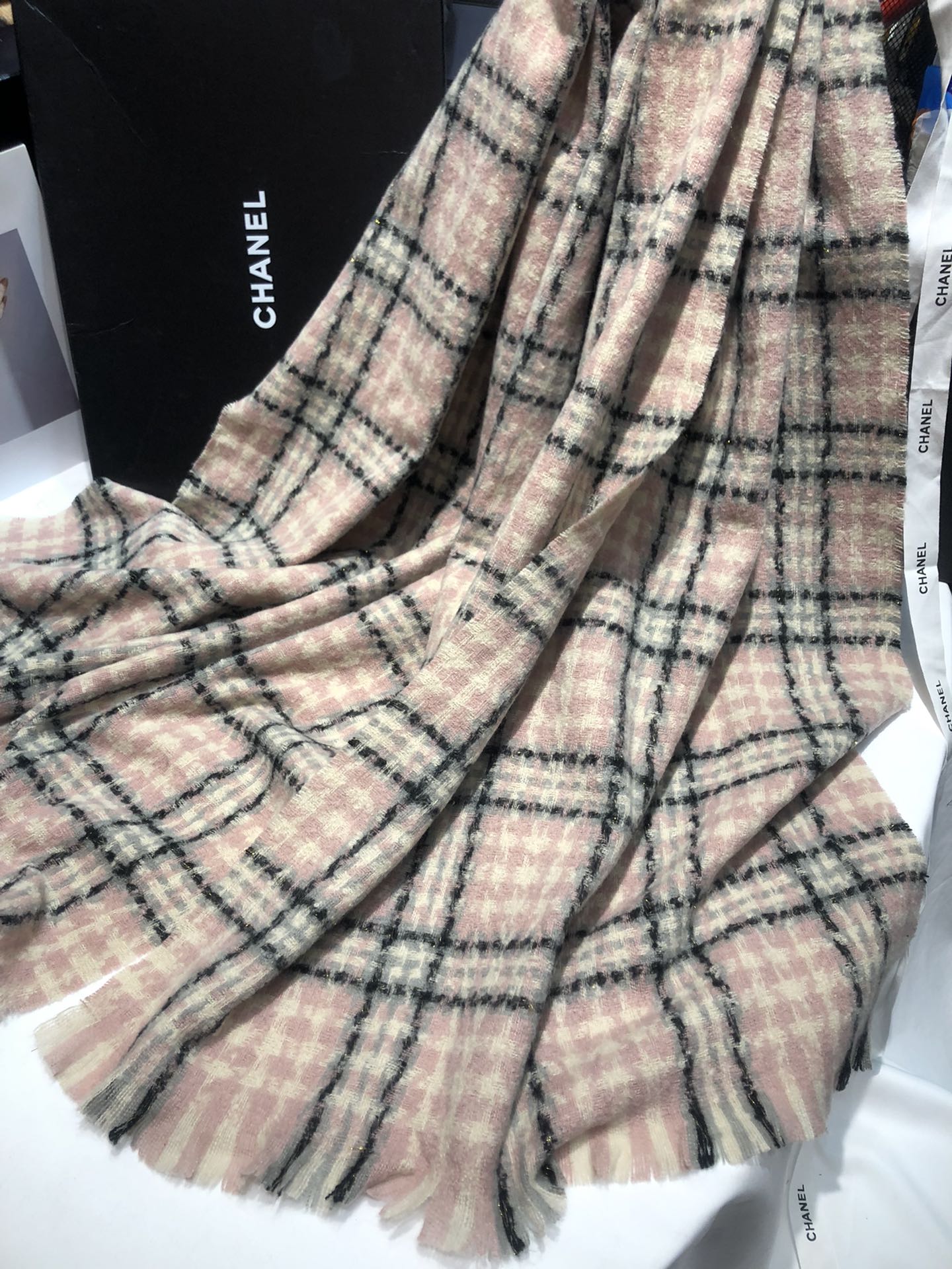 Wholesale of cross-border scarves in stock, e-commerce live streaming, supply chain, Xiaoxiangfeng barley ear checkered scarves pic 2