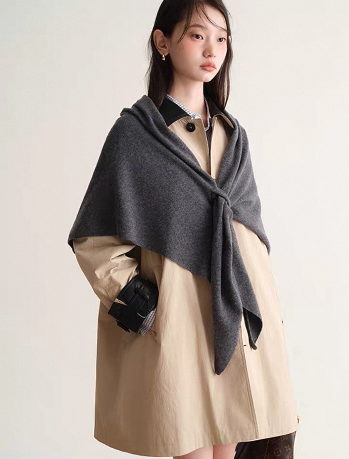 Wholesale of new cross-border export ready-made scarves in plain triangular shawls through e-commerce live streaming supply chain pic 4