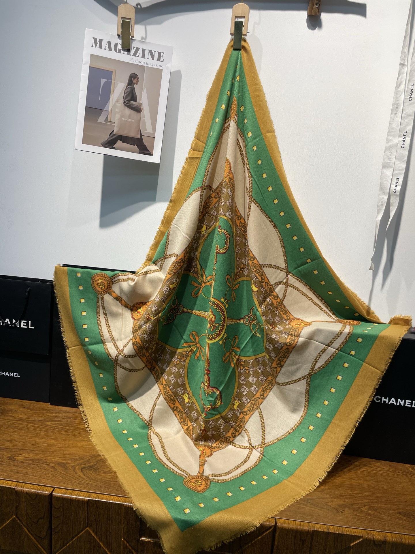 New cross-border export cash on delivery e-commerce live streaming fashionable classic velvet printed square towels supply chain pic 3