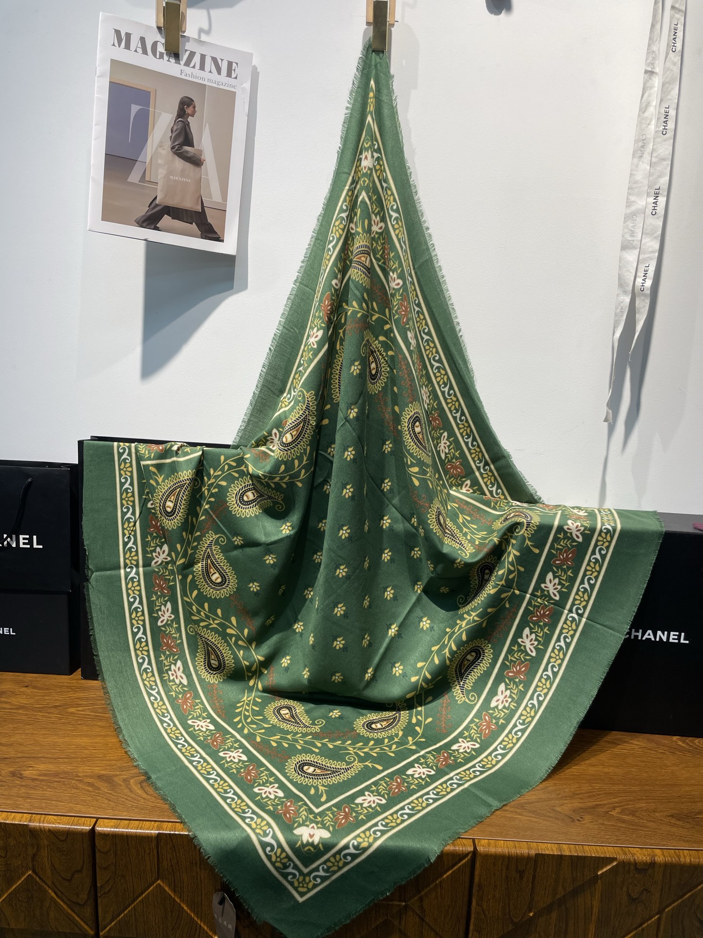 New cross-border export cash on delivery e-commerce live streaming fashionable classic velvet printed square towels supply chain pic 6