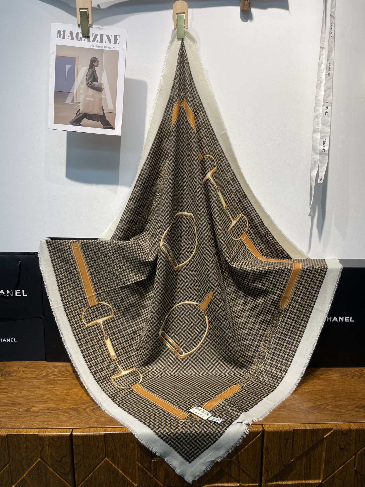 New cross-border export cash on delivery fashionable classic velvet printed square scarves, e-commerce live-streaming scarf wholesale supply chain pic 6