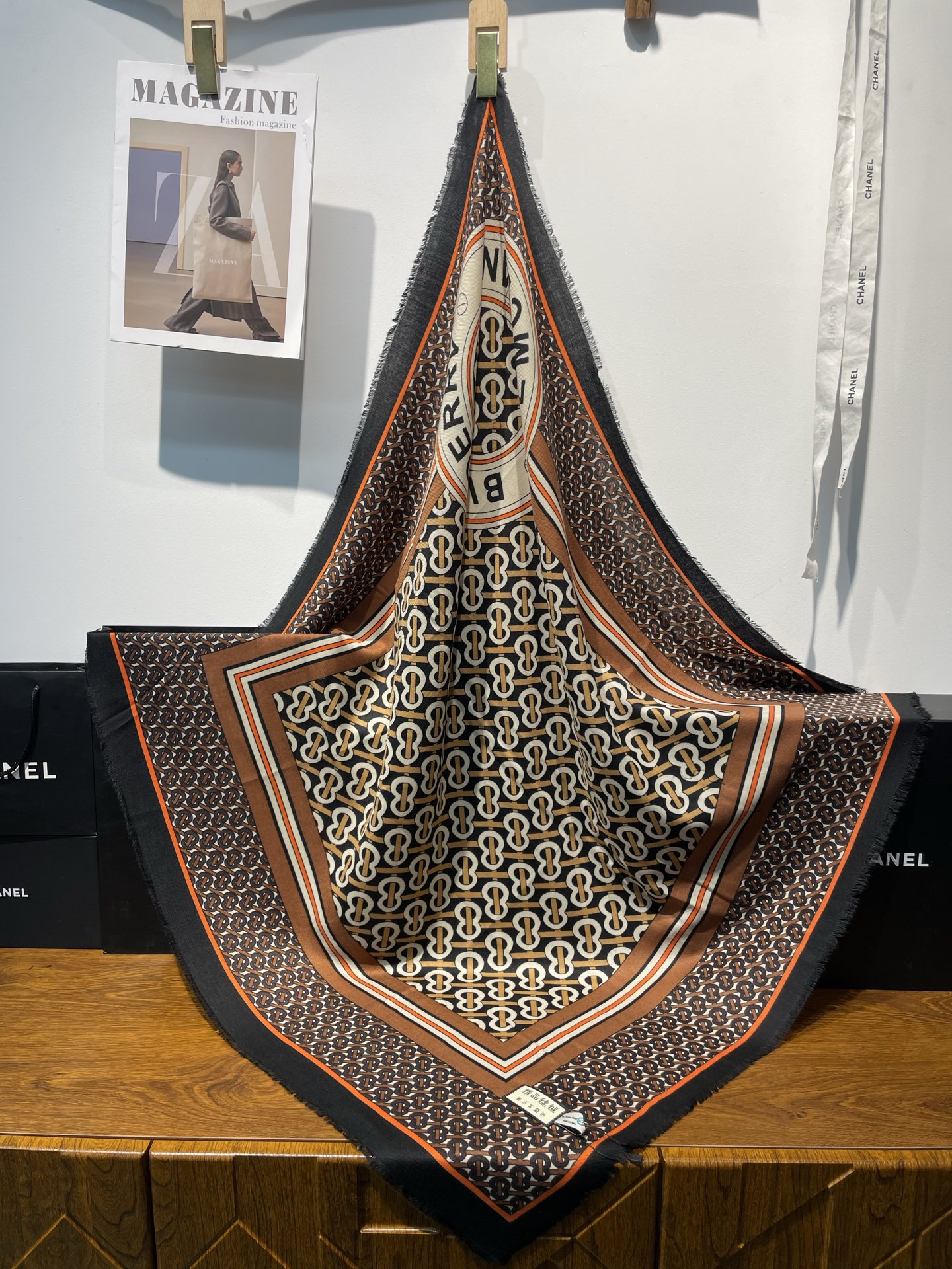New cross-border export cash on delivery fashionable classic velvet printed square scarves, e-commerce live-streaming scarf wholesale supply chain pic 8