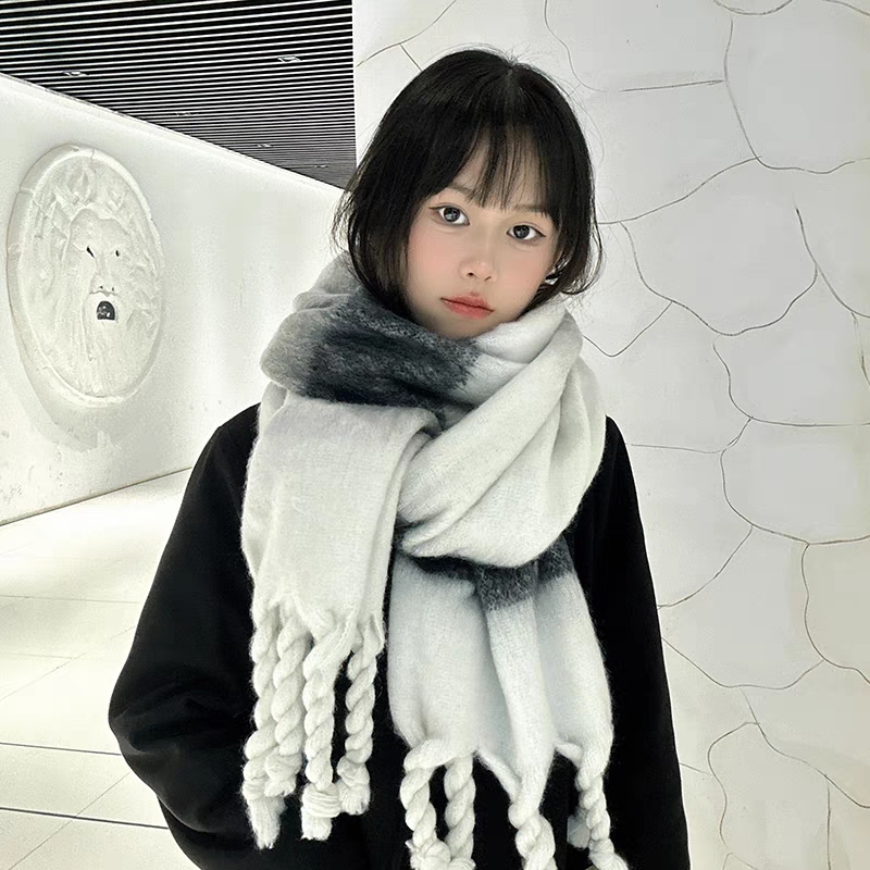 New in-stock cross-border scarves wholesale e-commerce live streaming supply chain supply, hand-tied horizontal bar gradient hand-tied pic 2
