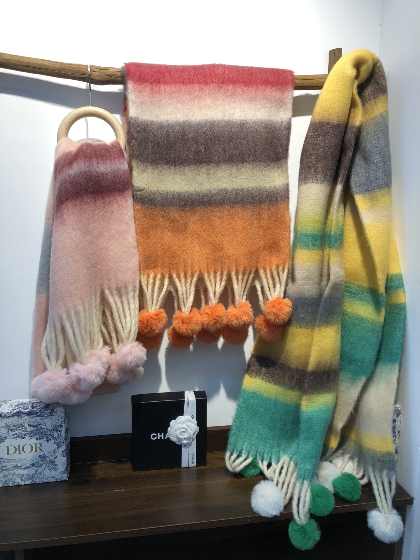 New in-stock cross-border scarves, hairball horizontal stripes, e-commerce live streaming supply chain pic 3