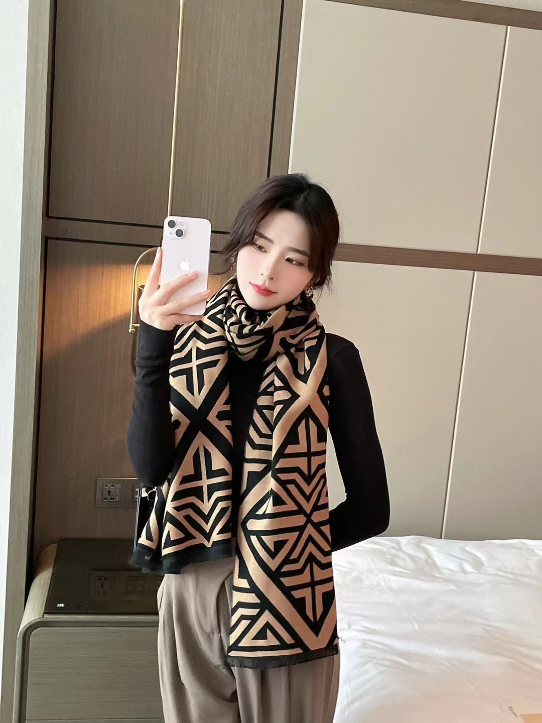 New cross-border scarf wholesale, e-commerce live streaming, supply chain, fashionable jacquard, geometric jacquard pic 8