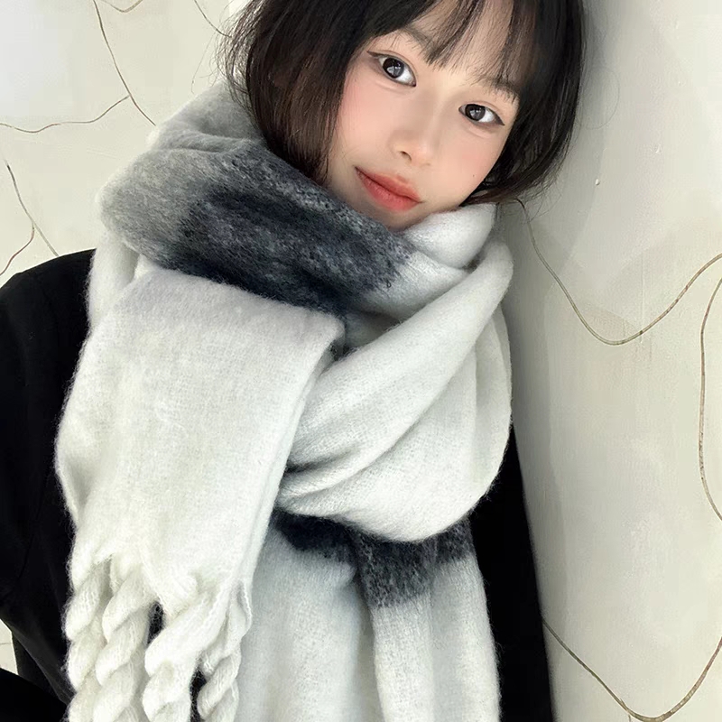 New in-stock cross-border scarves wholesale e-commerce live streaming supply chain supply, hand-tied horizontal bar gradient hand-tied pic 1