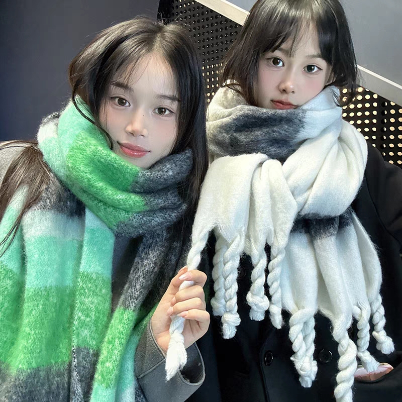 New in-stock cross-border scarves wholesale e-commerce live streaming supply chain supply, hand-tied horizontal bar gradient hand-tied pic 5