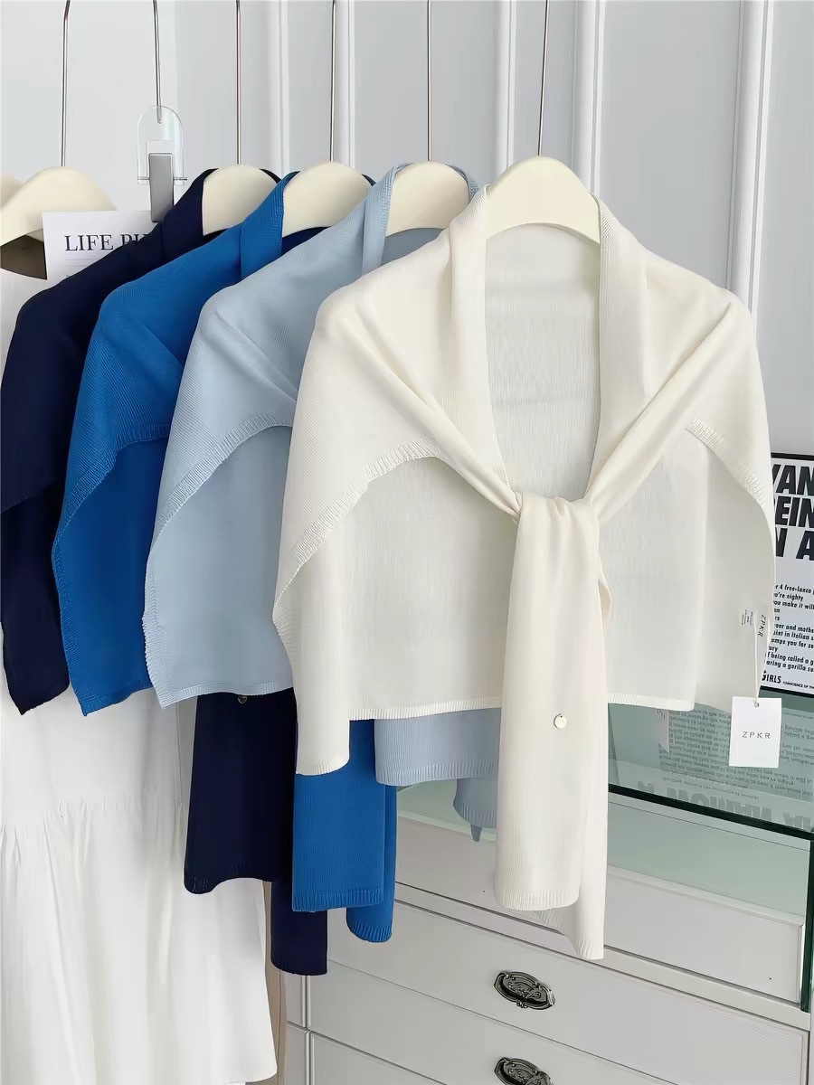 New cross-border e-commerce live-streaming spring and summer high-quality shawl for sun protection, paired with a T-shaped waistcoat and air-conditioned knitted scarf pic 9