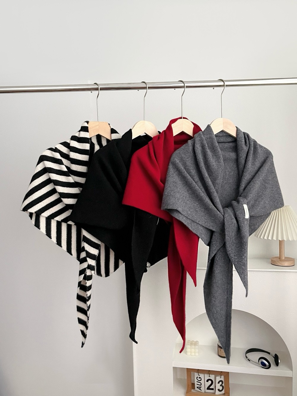 New cross-border e-commerce live-streaming Australian 100% all-wool large shawl knitted triangular scarf supply chain supply pic 9