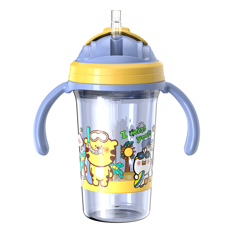 Children's water cup, large-capacity anti-drip and leak-proof water cup with lid and handle, heat-insulating, anti-scald and anti-drop, learning drinking cup and training cup Application Scenario
