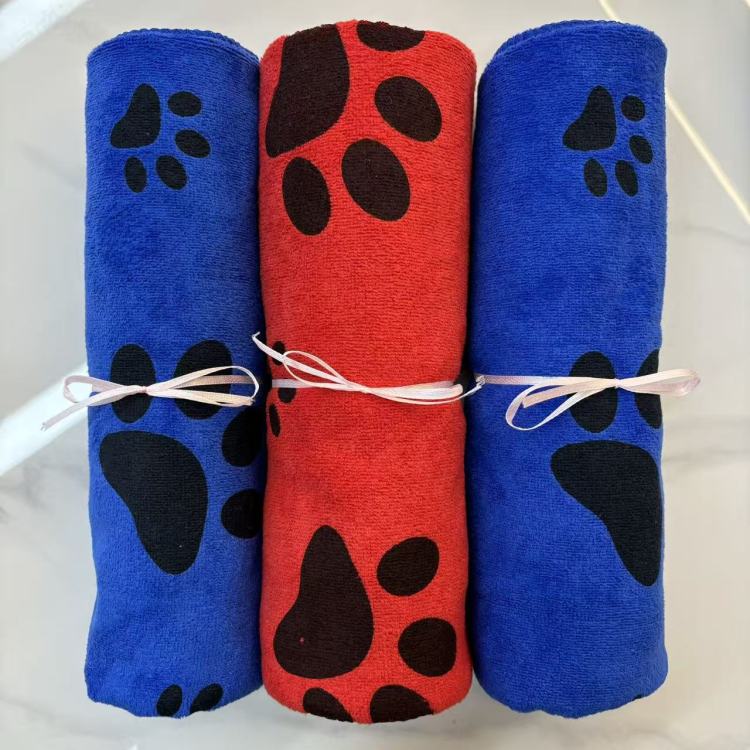 Pet absorbent bath towel 50*100cm soft quick-drying towel, cat and dog bathing and grooming towel Application Scenario