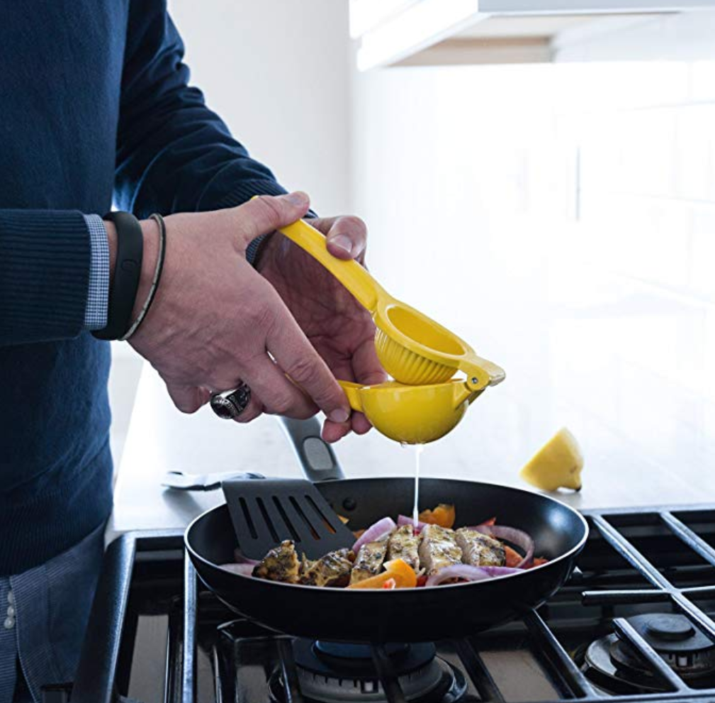 黄色柠檬榨汁器手动榨汁机厨房工具日本尾单榨汁杯手工压榨橙子挤柠檬汁