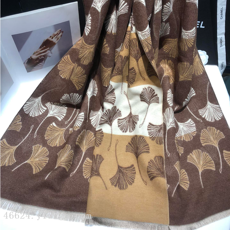 Cross-border scarf wholesale e-commerce live streaming supply chain supply new styles, 78 high-speed jacquard series, ginkgo flower Application Scenario