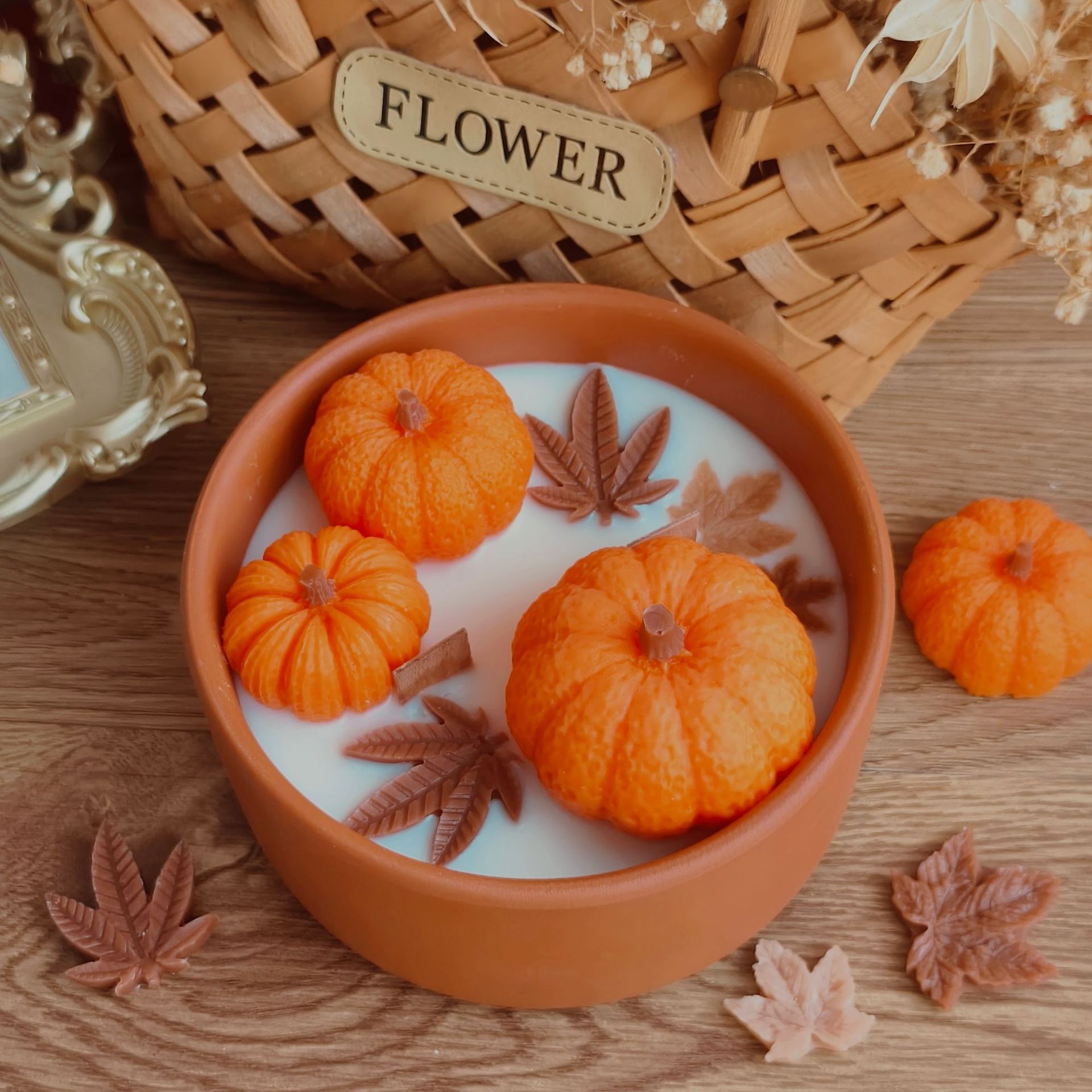 Creative Harvest Festival Pumpkin Scented Candles, Halloween Cross-border New Birthday Gifts, Maple Leaf Home Decoration Specification drawing
